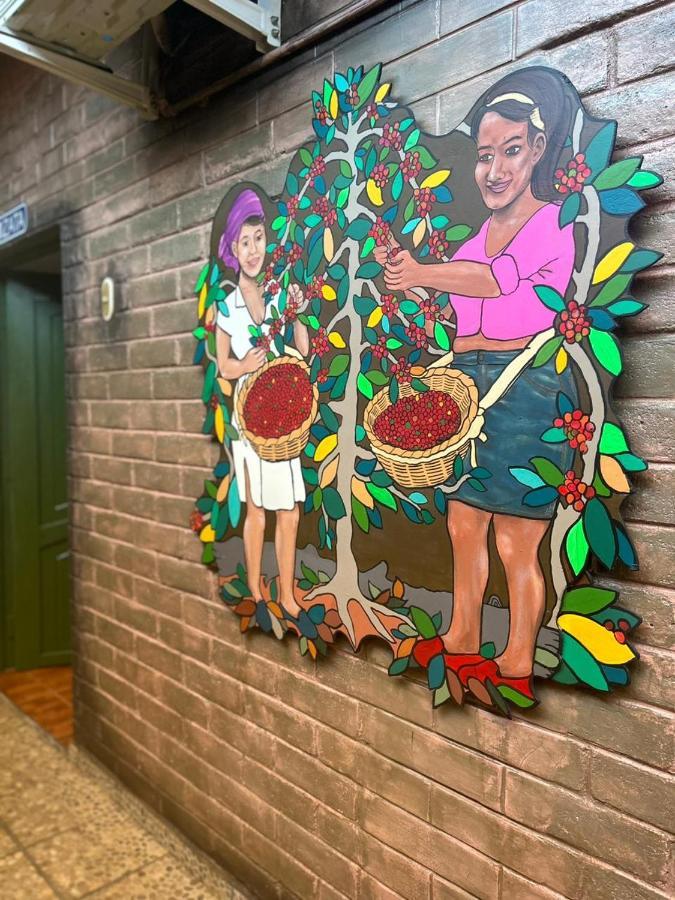 Velvet Hostal La Novena サンタ・アナ エクステリア 写真