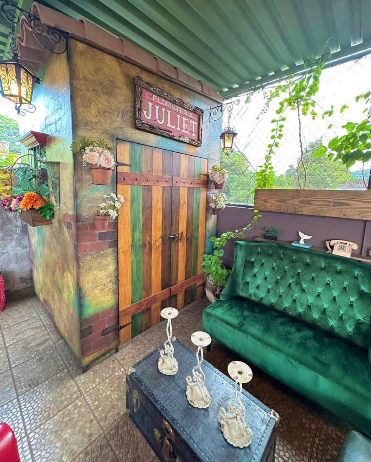 Velvet Hostal La Novena サンタ・アナ エクステリア 写真